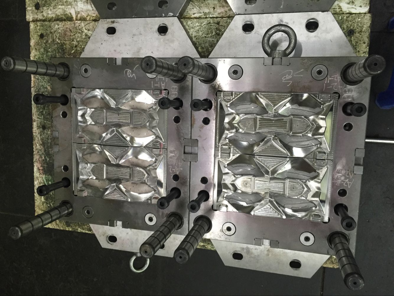 雙色模具注塑